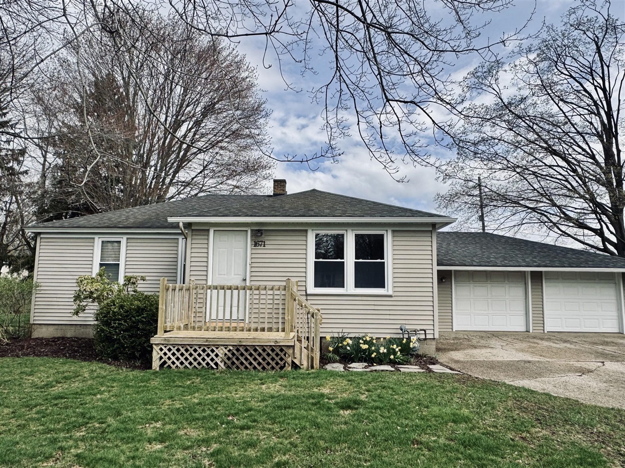 1671 State Street, Holland, MI, 49424-6230