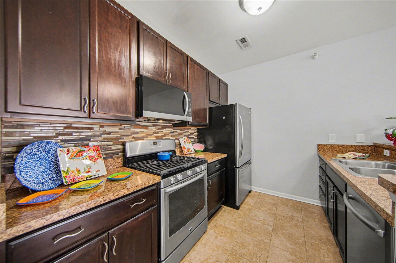 1016 W Summerfield Glen Circle UNIT&nbsp;87, Ann Arbor, MI, 48103-9166