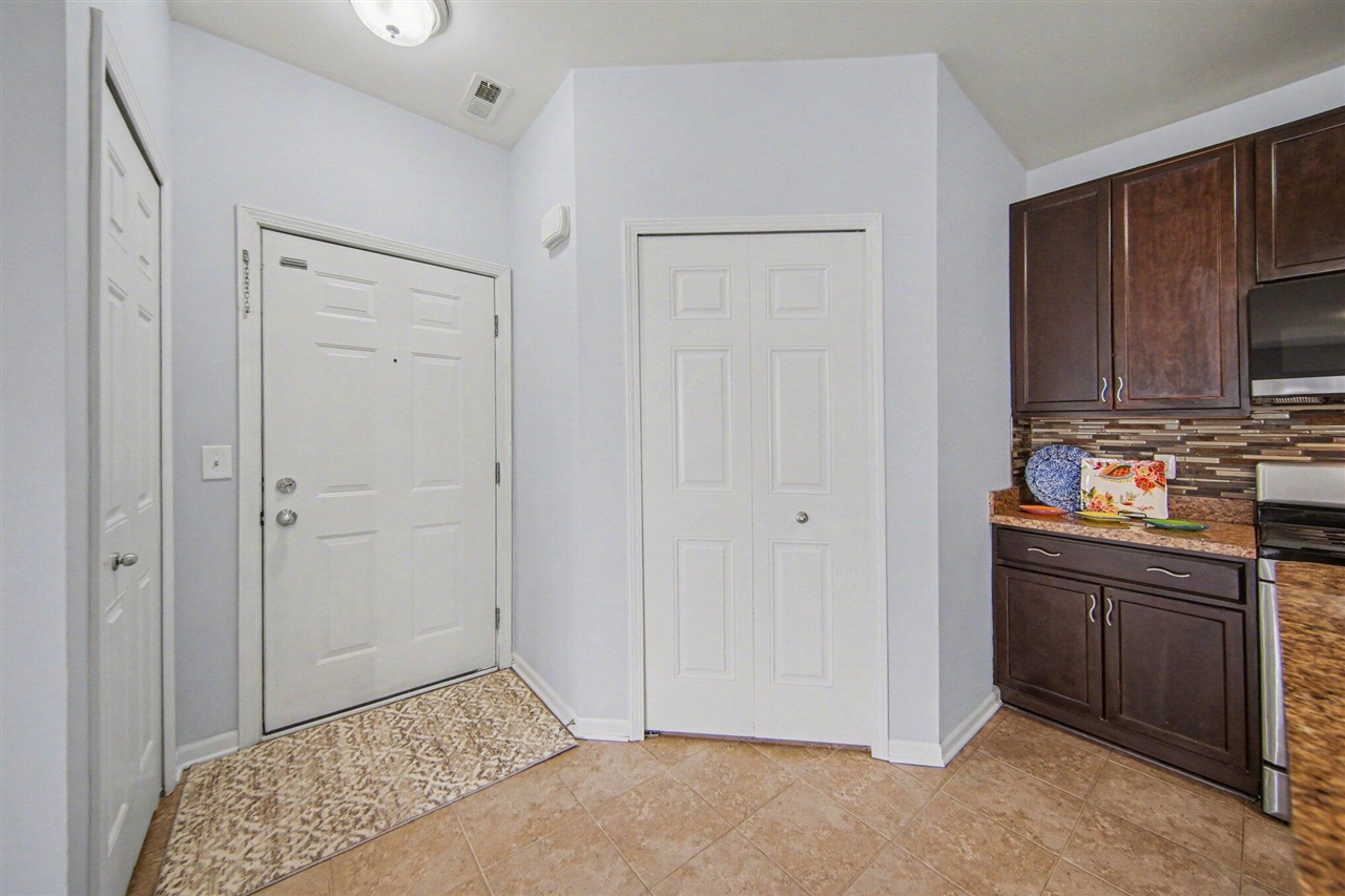 1016 W Summerfield Glen Circle UNIT&nbsp;87, Ann Arbor, MI, 48103-9166