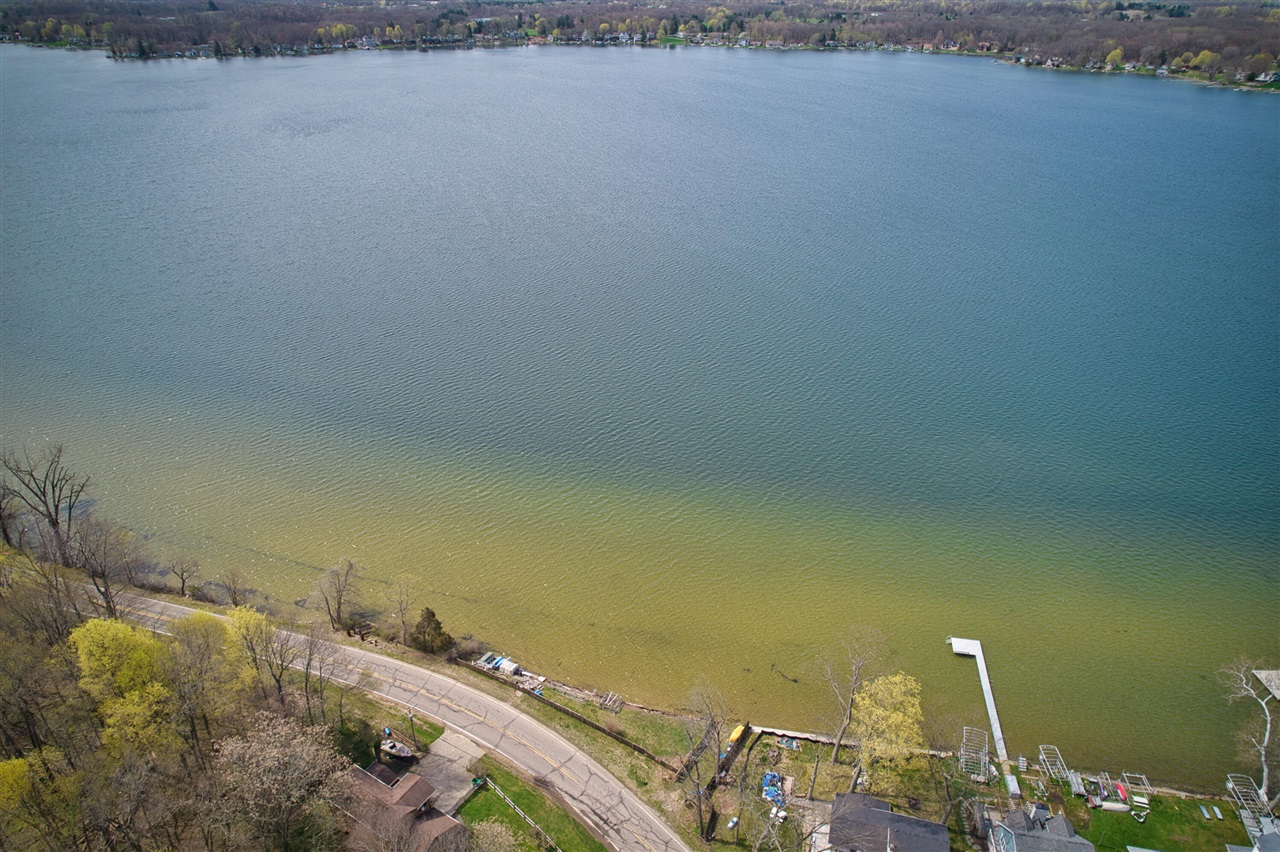 54879 Indian Lake, Dowagiac, MI, 49047-9364