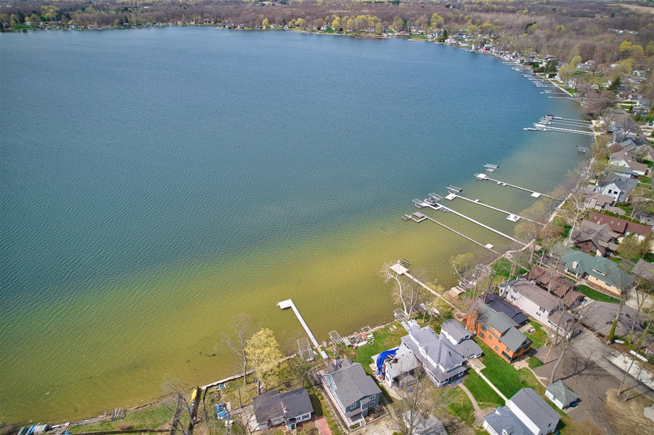 54879 Indian Lake, Dowagiac, MI, 49047-9364