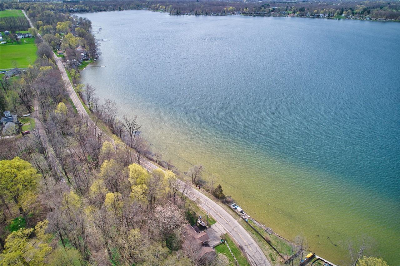 54879 Indian Lake, Dowagiac, MI, 49047-9364