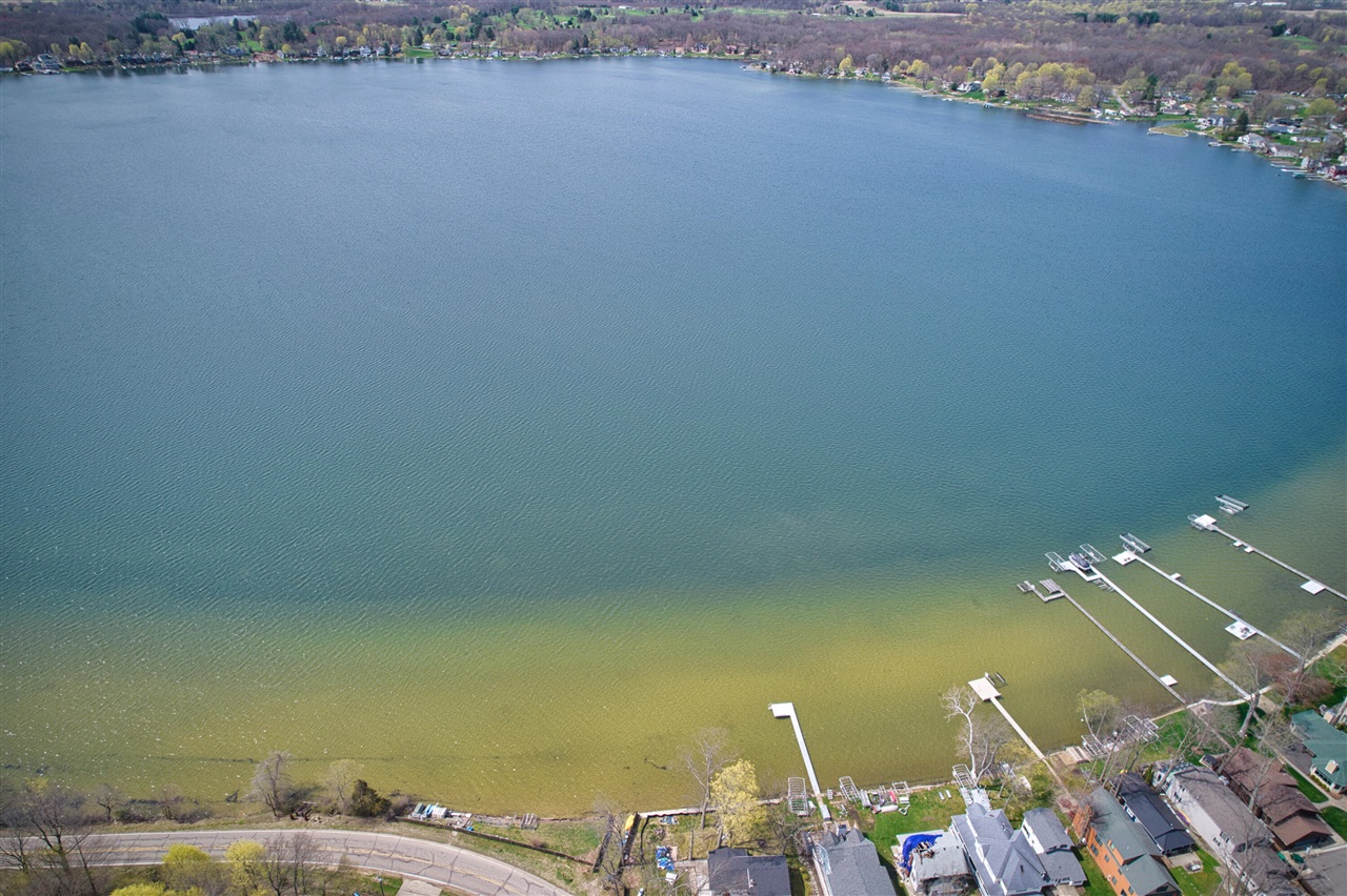 54879 Indian Lake, Dowagiac, MI, 49047-9364