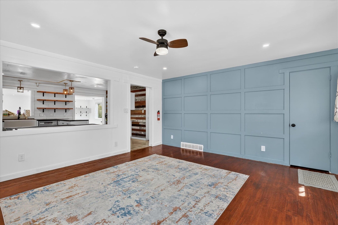 3834 Wyoming Avenue, Wyoming, MI, 49519-3660