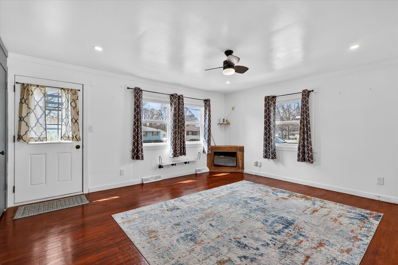 3834 Wyoming Avenue, Wyoming, MI, 49519-3660