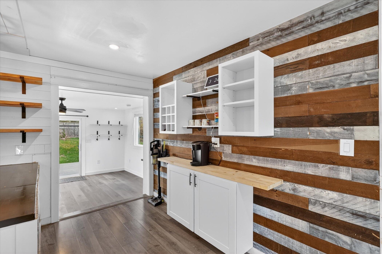 3834 Wyoming Avenue, Wyoming, MI, 49519-3660