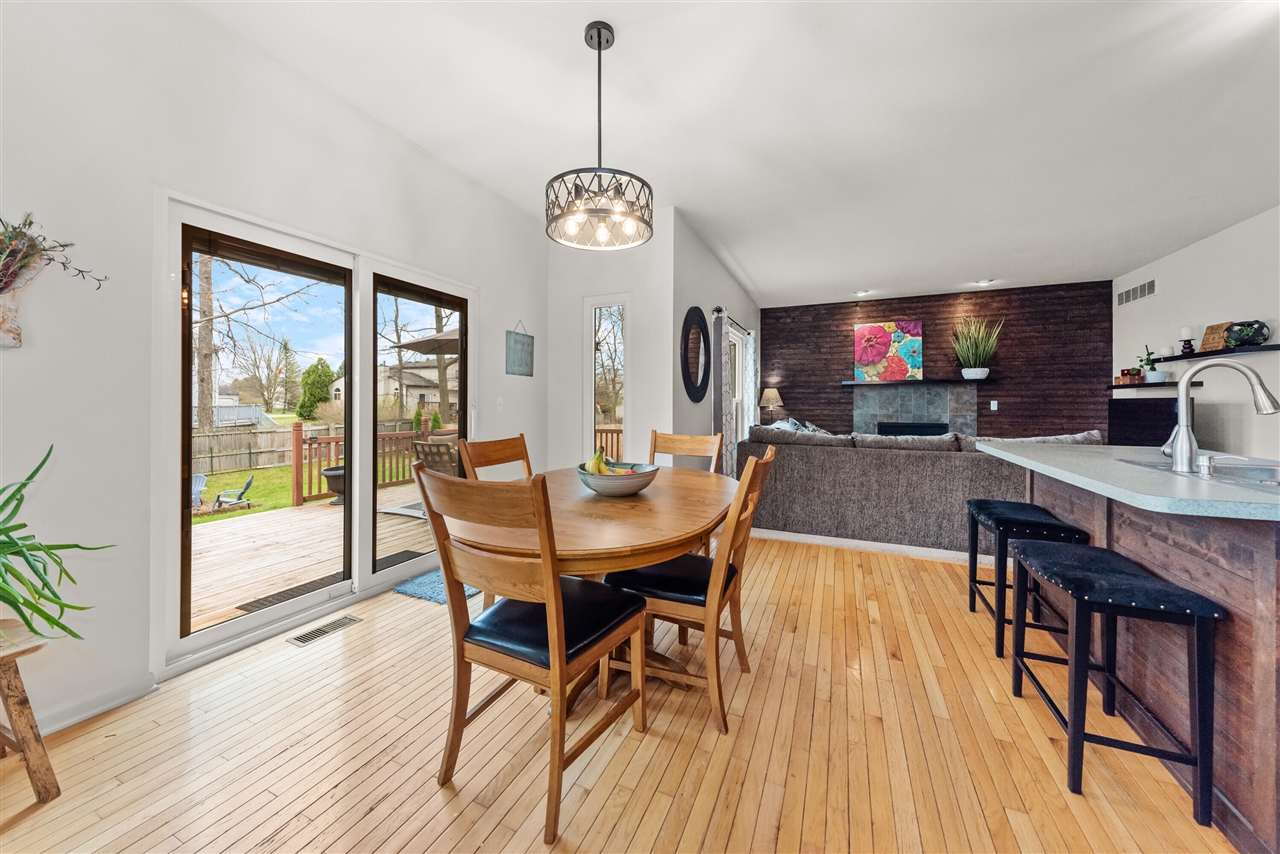 9033 Timbercrest Lane, Whitmore Lake, MI, 48189-8207