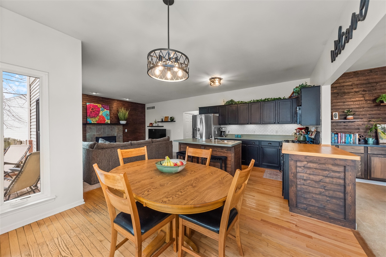 9033 Timbercrest Lane, Whitmore Lake, MI, 48189-8207