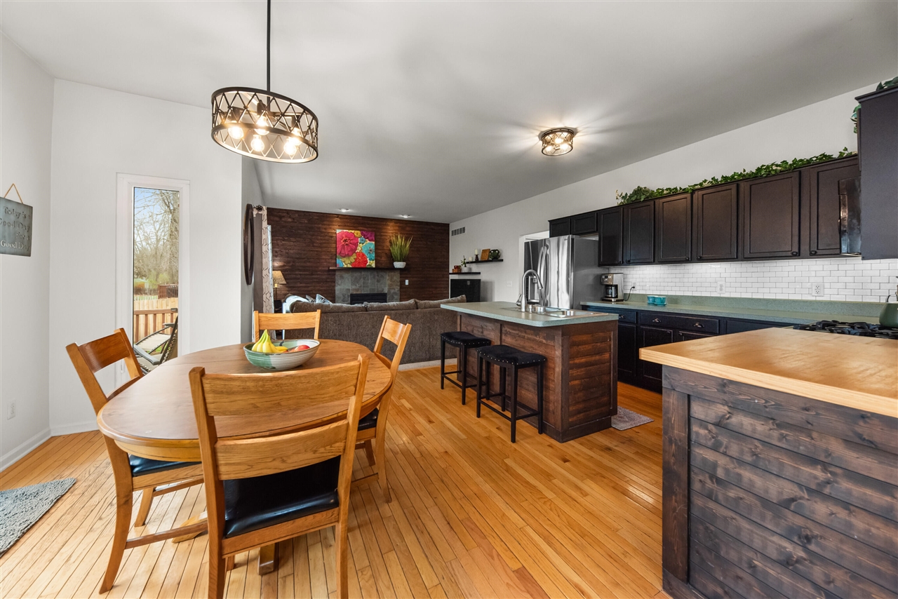 9033 Timbercrest Lane, Whitmore Lake, MI, 48189-8207