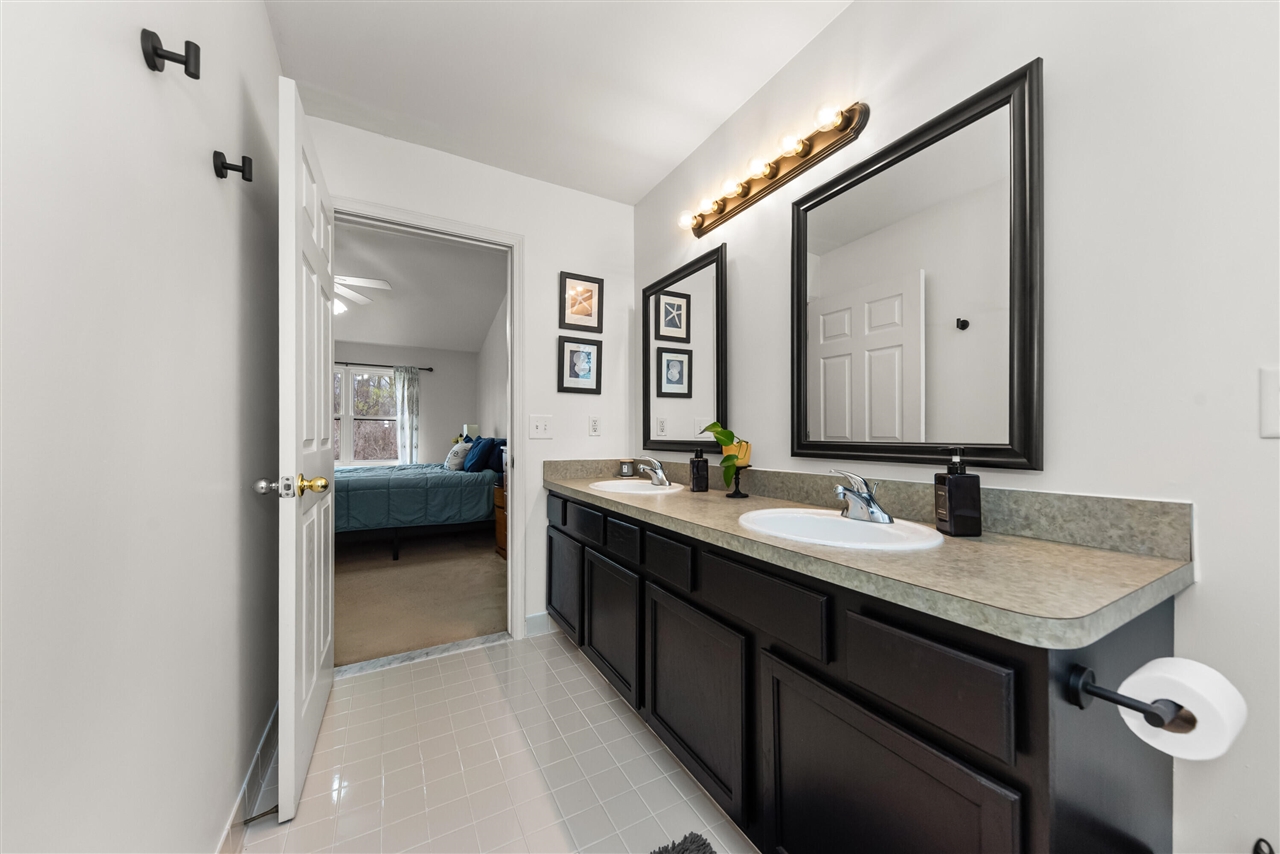 9033 Timbercrest Lane, Whitmore Lake, MI, 48189-8207