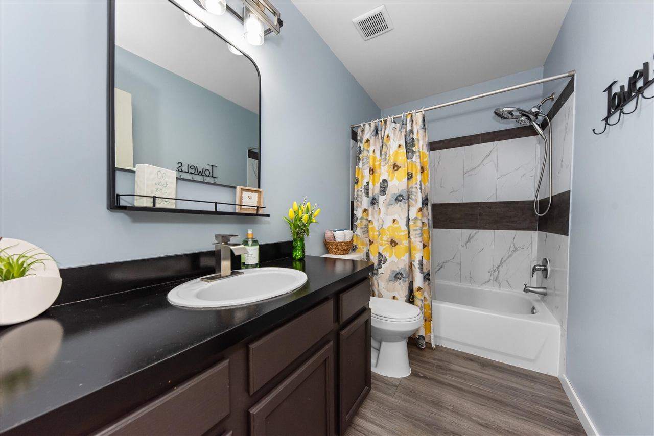 9033 Timbercrest Lane, Whitmore Lake, MI, 48189-8207