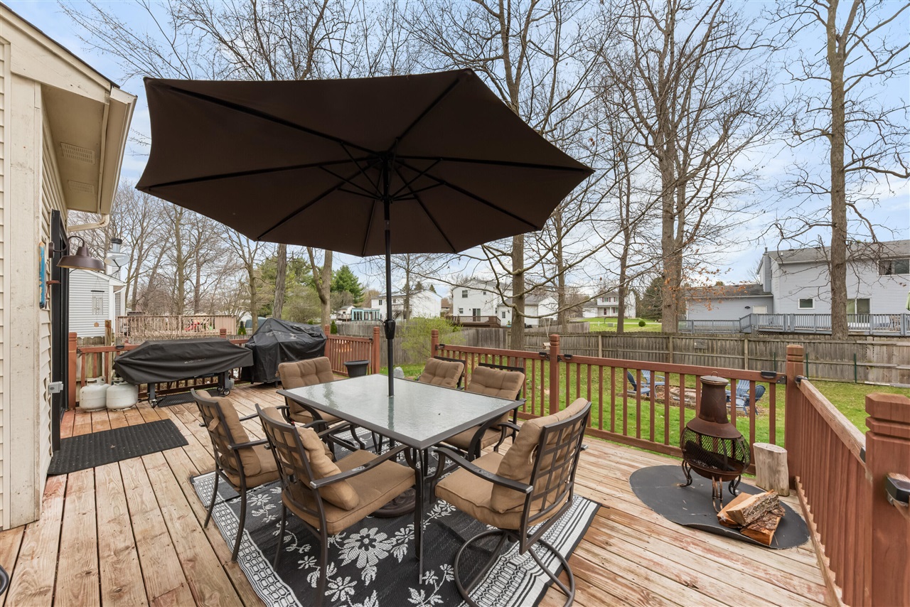 9033 Timbercrest Lane, Whitmore Lake, MI, 48189-8207