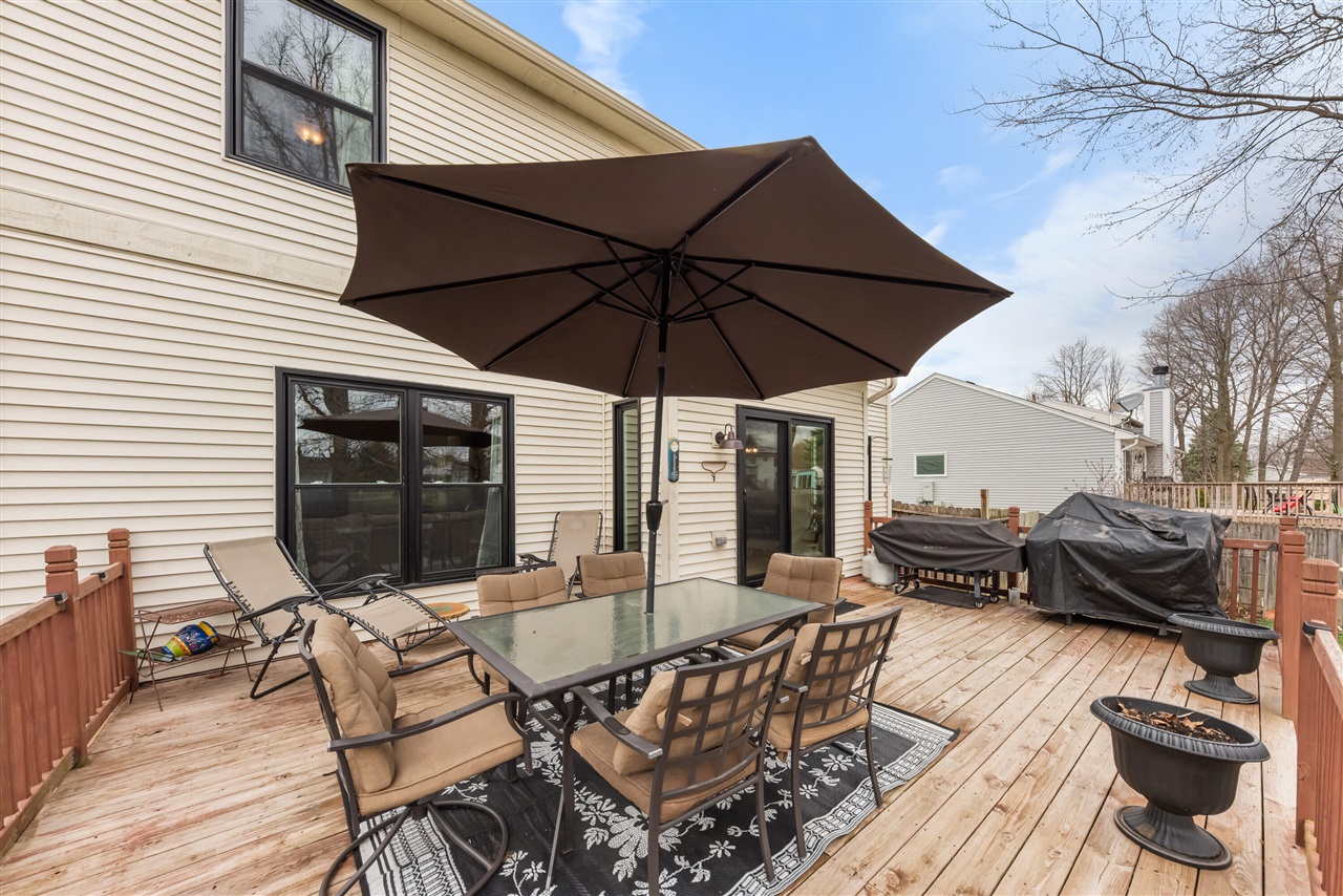 9033 Timbercrest Lane, Whitmore Lake, MI, 48189-8207