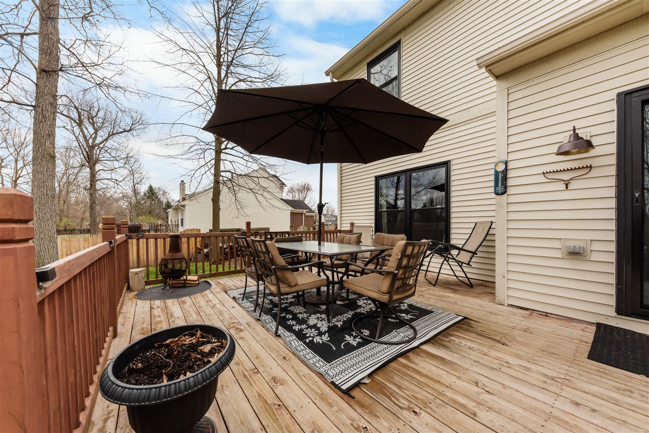 9033 Timbercrest Lane, Whitmore Lake, MI, 48189-8207