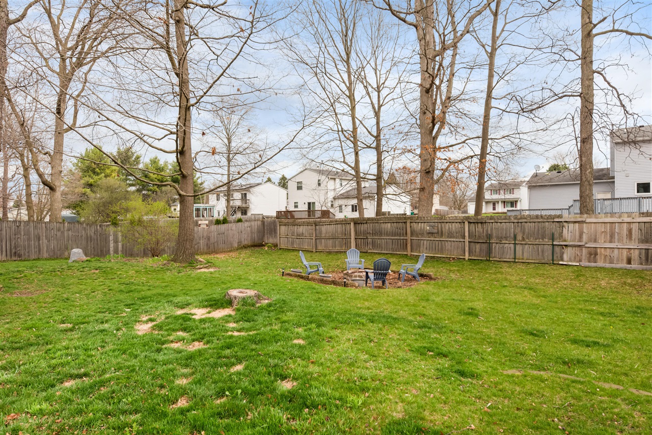 9033 Timbercrest Lane, Whitmore Lake, MI, 48189-8207