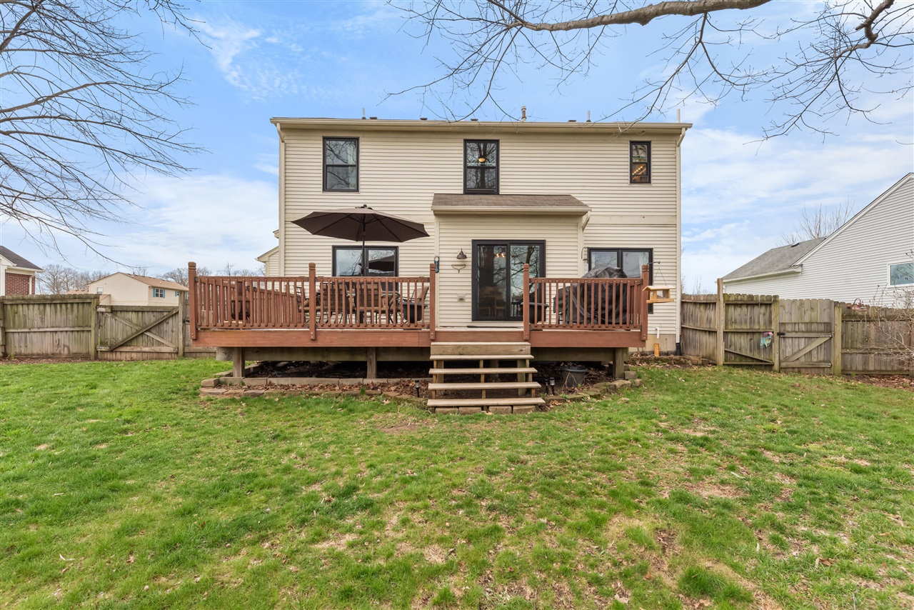 9033 Timbercrest Lane, Whitmore Lake, MI, 48189-8207