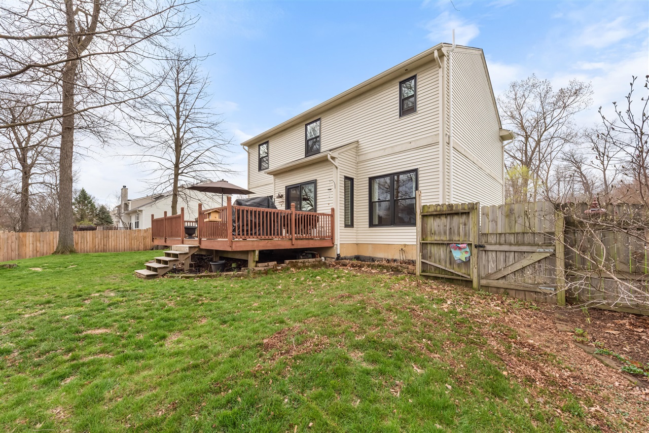 9033 Timbercrest Lane, Whitmore Lake, MI, 48189-8207