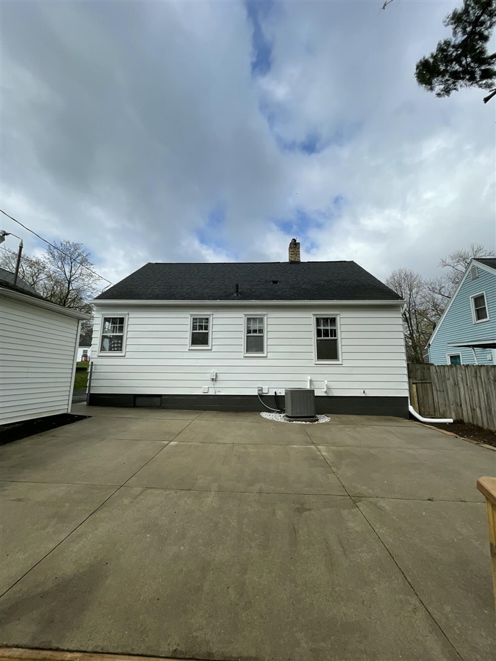 136 Wiltshire Avenue, Battle Creek, MI, 49015-2036