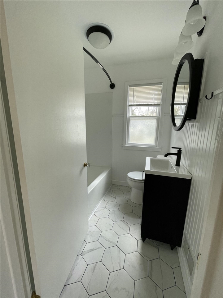 136 Wiltshire Avenue, Battle Creek, MI, 49015-2036