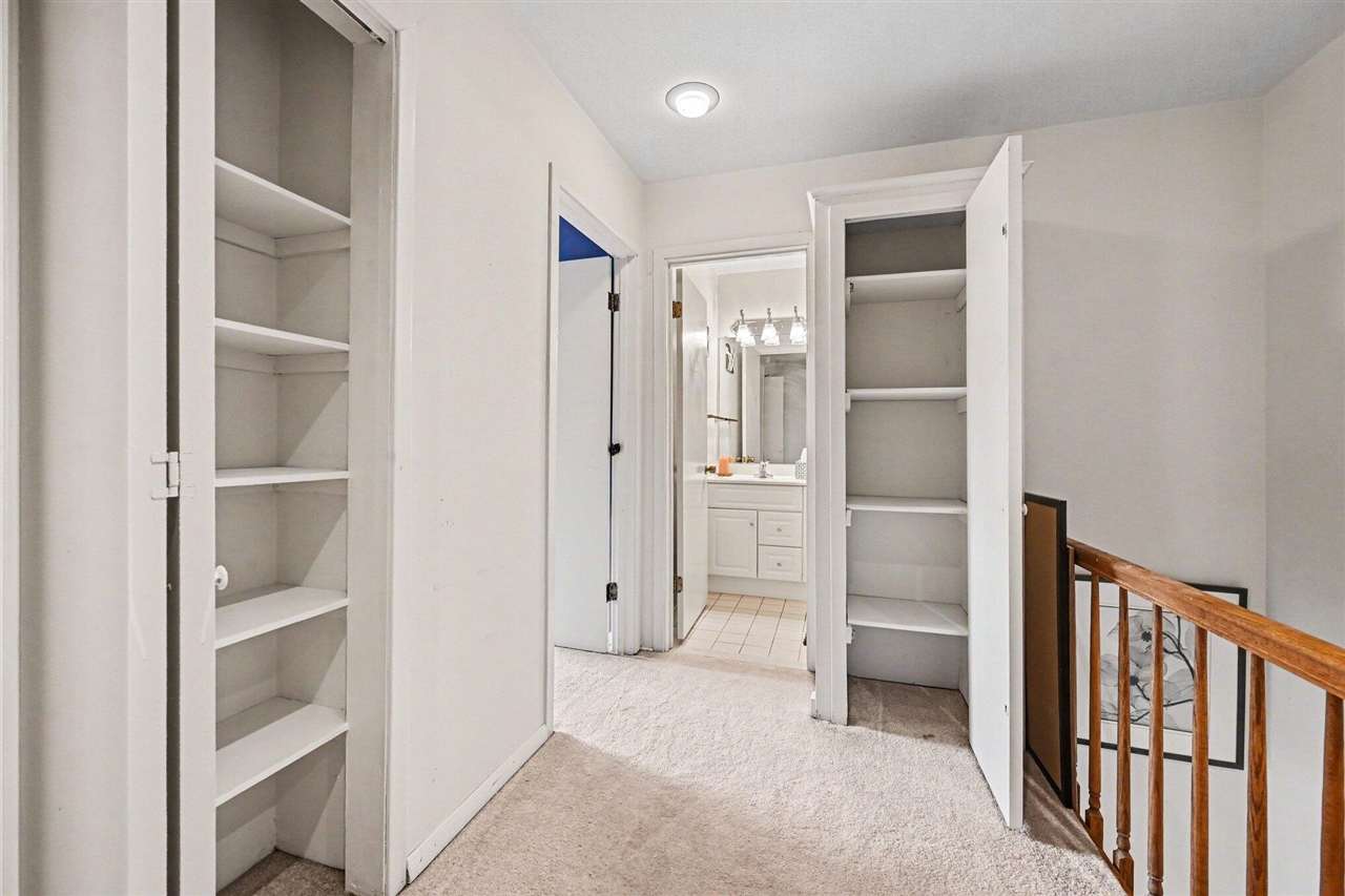 242 Dunbarton Court, Kalamazoo, MI, 49006