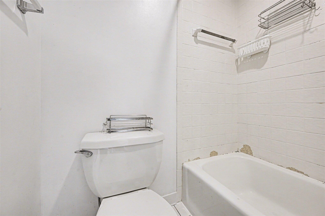 242 Dunbarton Court, Kalamazoo, MI, 49006