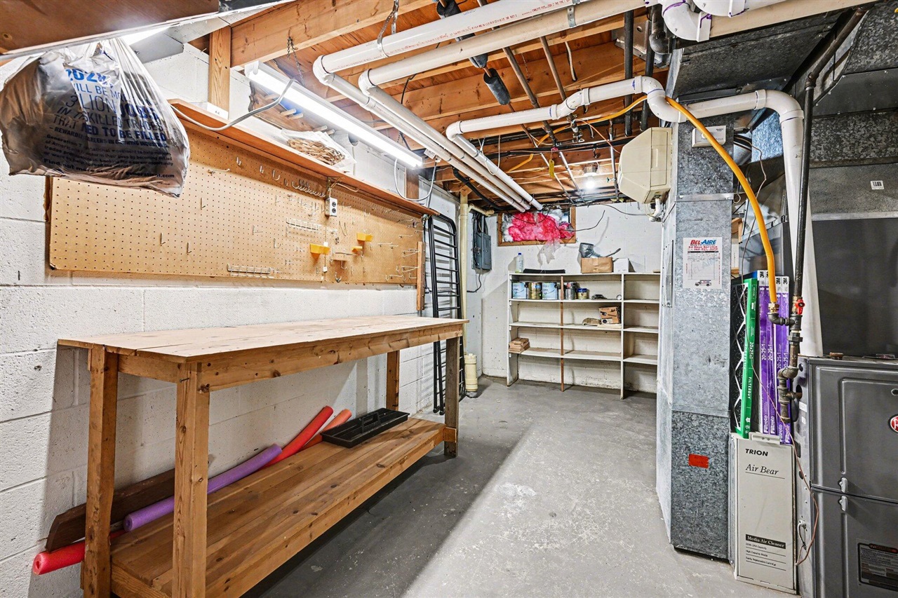 242 Dunbarton Court, Kalamazoo, MI, 49006