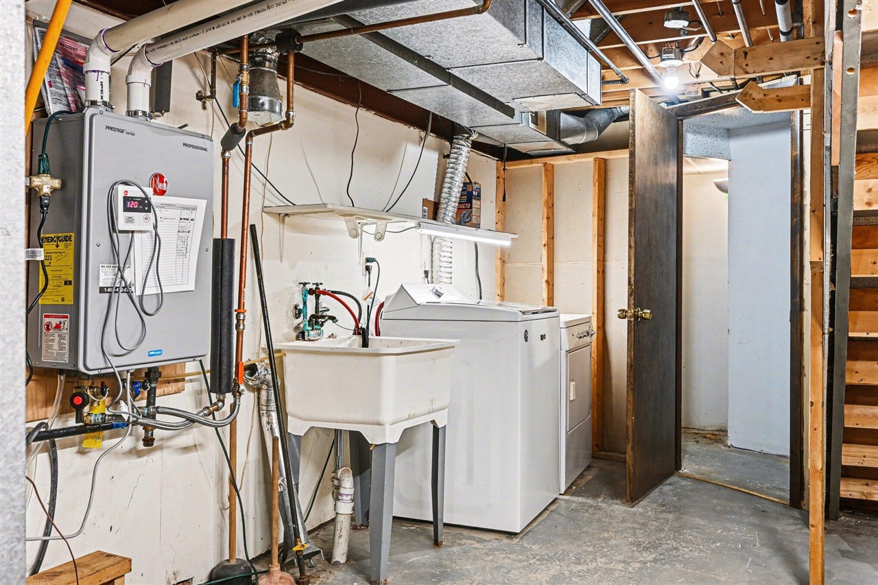 242 Dunbarton Court, Kalamazoo, MI, 49006