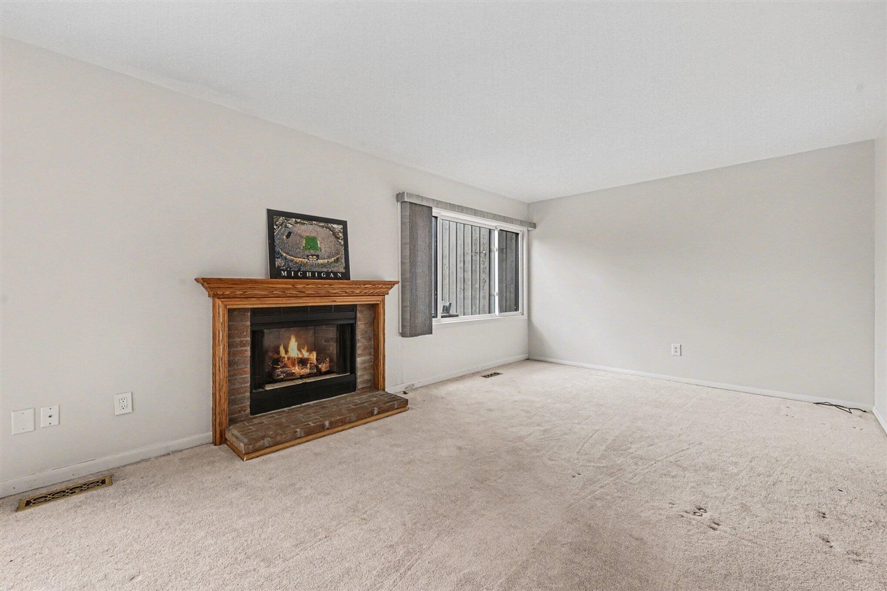 242 Dunbarton Court, Kalamazoo, MI, 49006