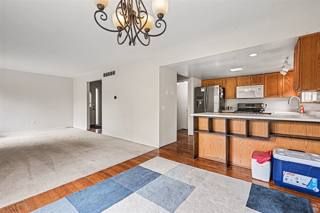 242 Dunbarton Court, Kalamazoo, MI, 49006