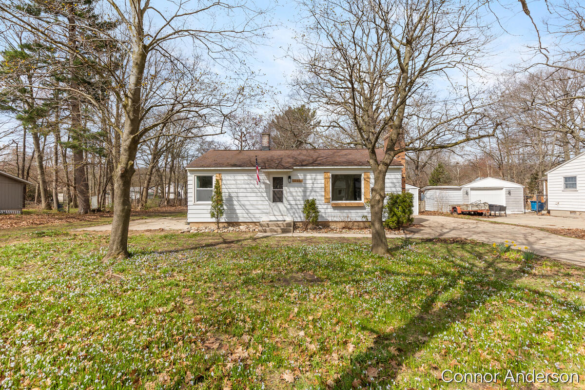 15403 Pine Street, Grand Haven, MI, 49417-2937