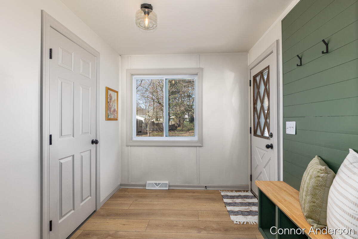15403 Pine Street, Grand Haven, MI, 49417-2937
