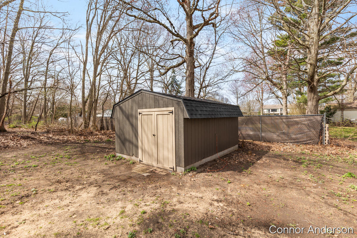 15403 Pine Street, Grand Haven, MI, 49417-2937