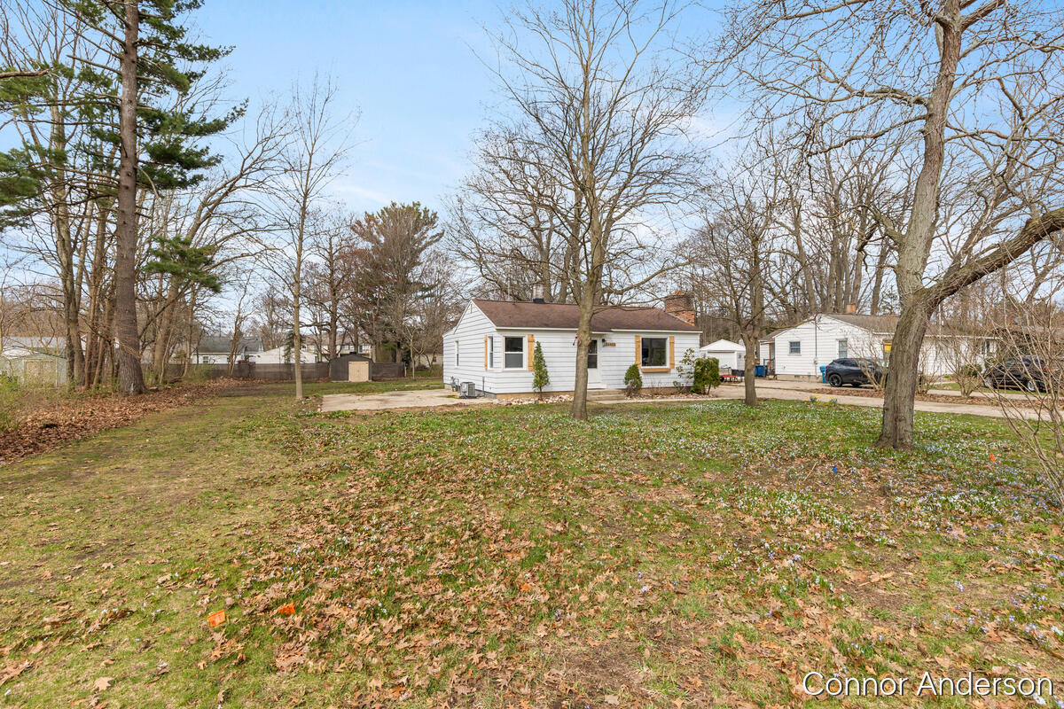 15403 Pine Street, Grand Haven, MI, 49417-2937