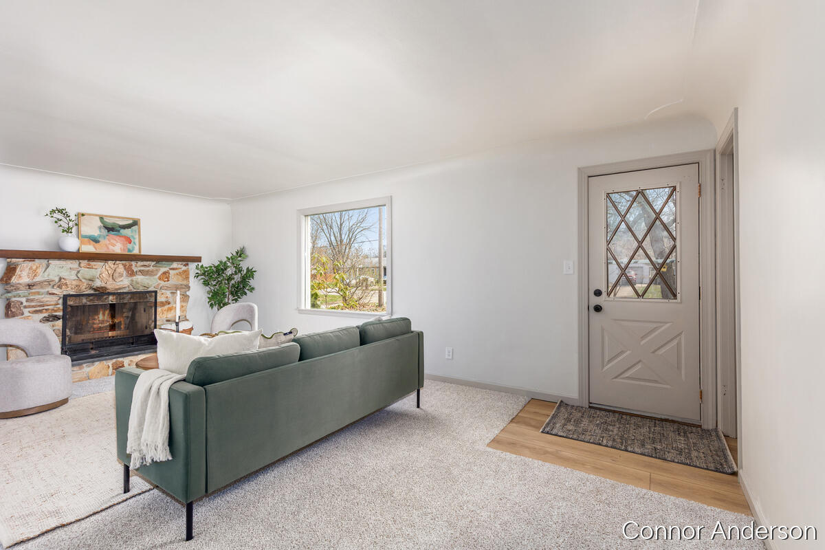 15403 Pine Street, Grand Haven, MI, 49417-2937