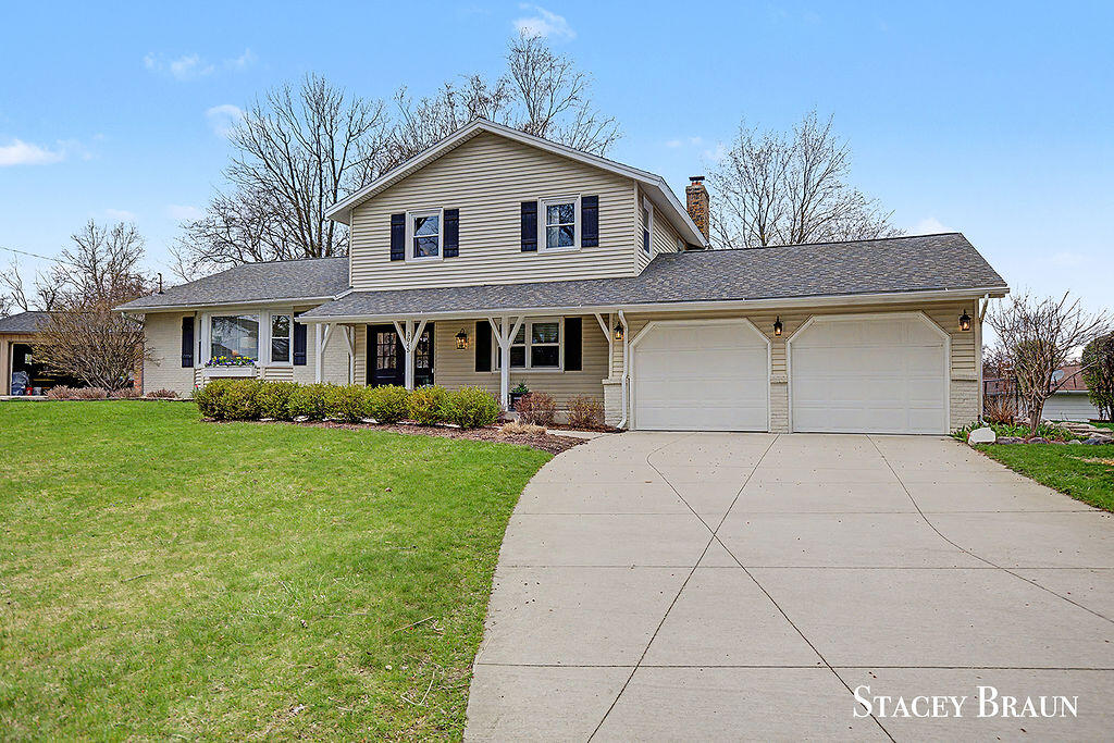 3045 Meadow Way Street, Grand Rapids, MI, 49546-5722