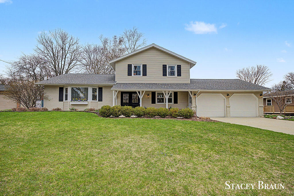 3045 Meadow Way Street, Grand Rapids, MI, 49546-5722