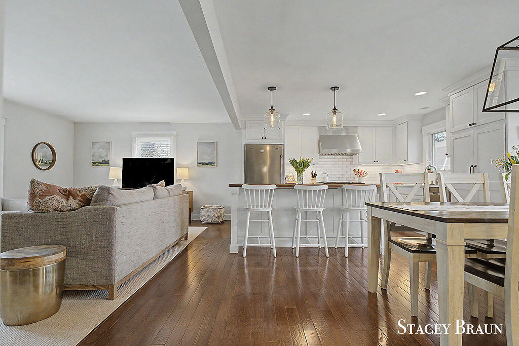 3045 Meadow Way Street, Grand Rapids, MI, 49546-5722