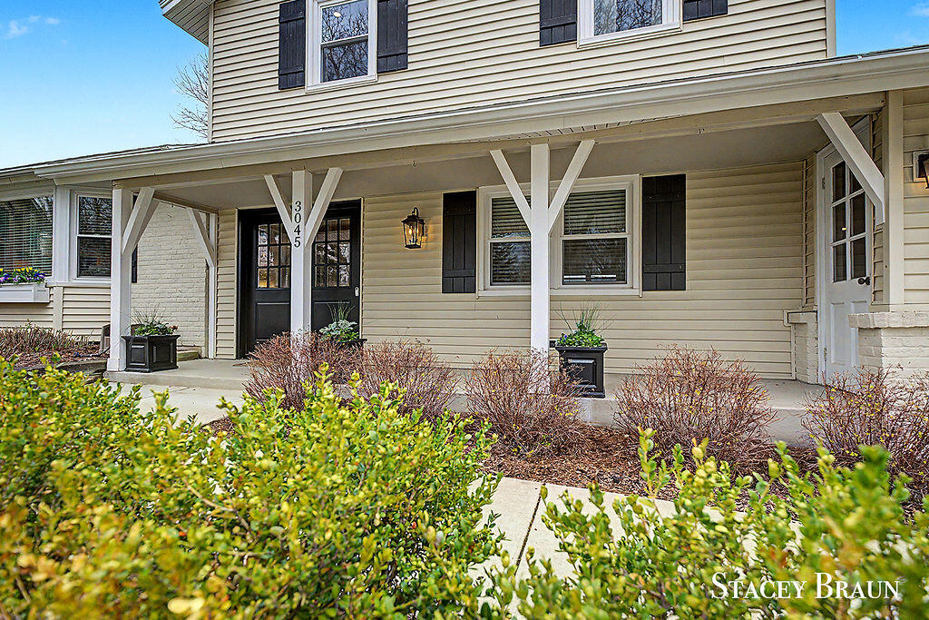 3045 Meadow Way Street, Grand Rapids, MI, 49546-5722