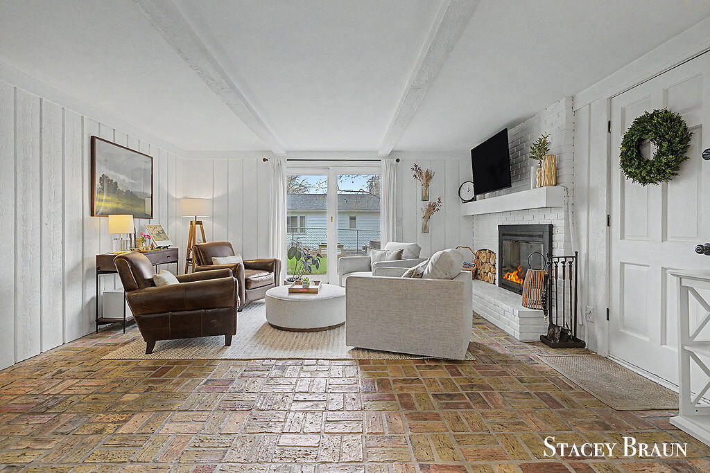 3045 Meadow Way Street, Grand Rapids, MI, 49546-5722