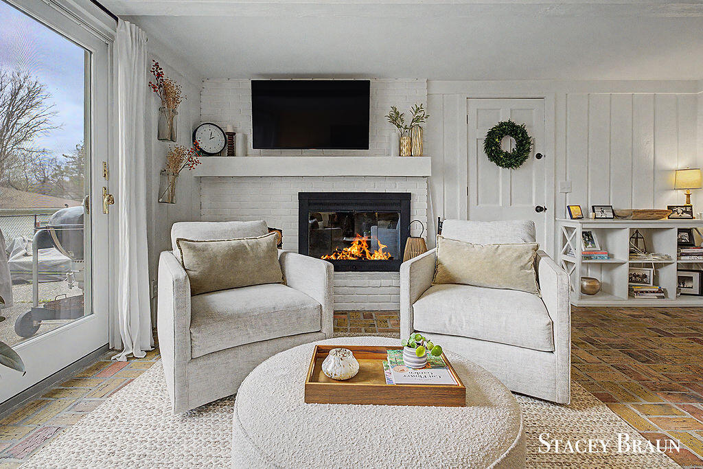 3045 Meadow Way Street, Grand Rapids, MI, 49546-5722