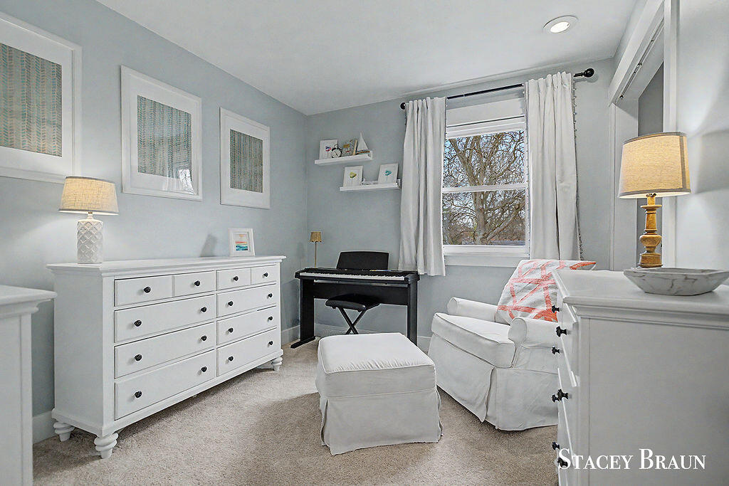 3045 Meadow Way Street, Grand Rapids, MI, 49546-5722