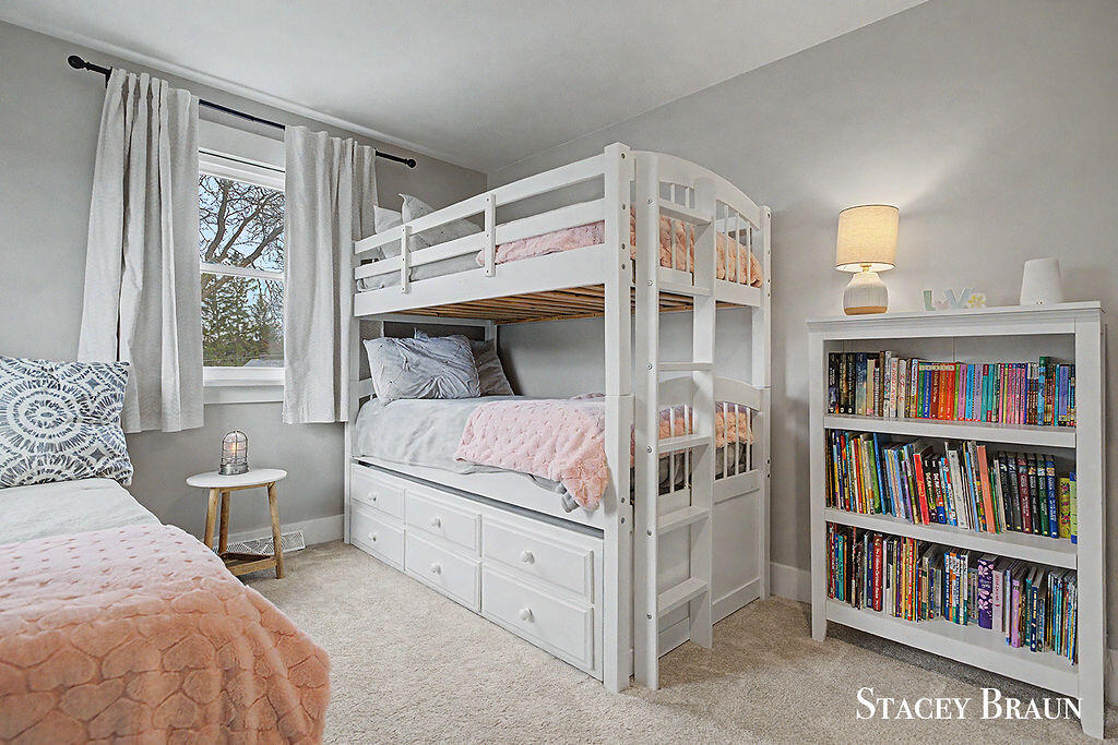 3045 Meadow Way Street, Grand Rapids, MI, 49546-5722