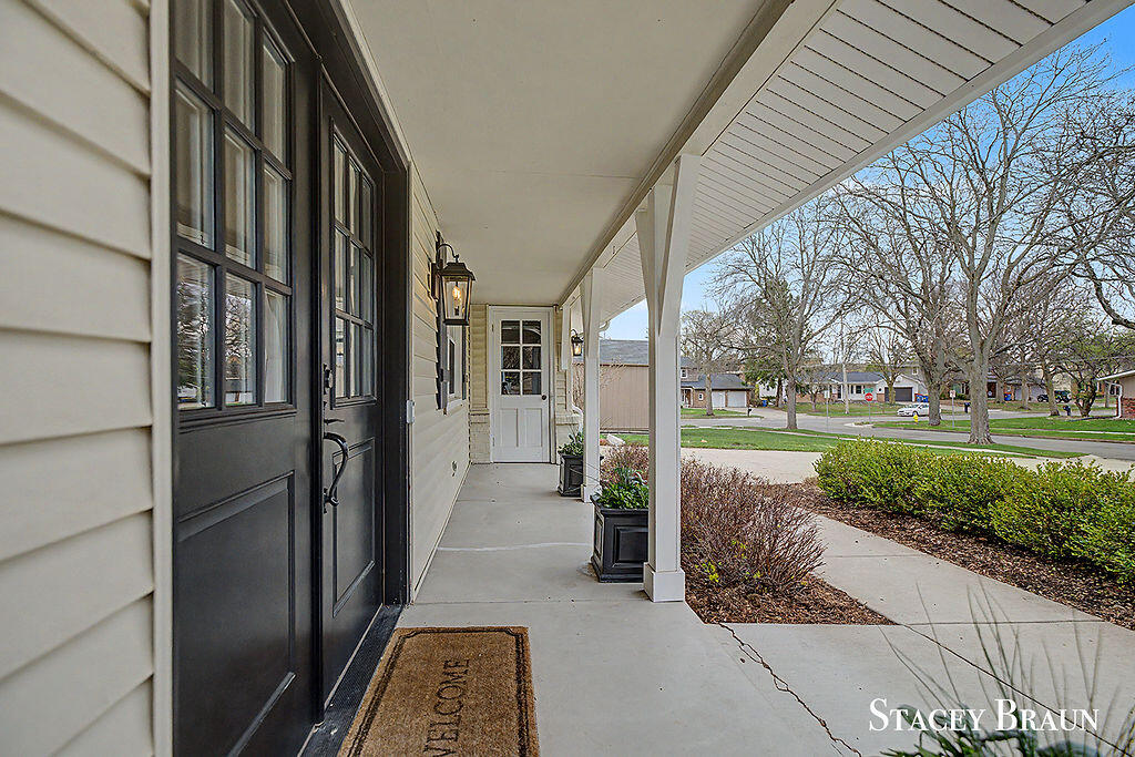 3045 Meadow Way Street, Grand Rapids, MI, 49546-5722