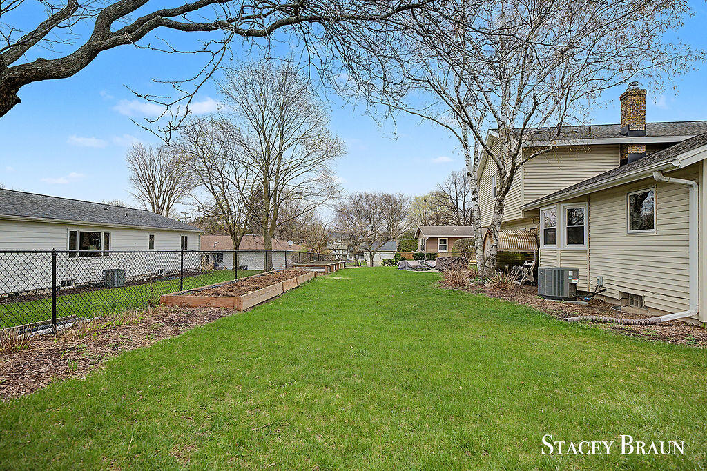 3045 Meadow Way Street, Grand Rapids, MI, 49546-5722