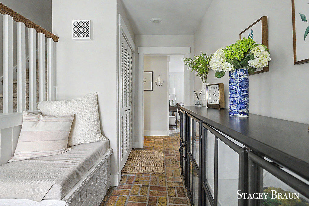 3045 Meadow Way Street, Grand Rapids, MI, 49546-5722