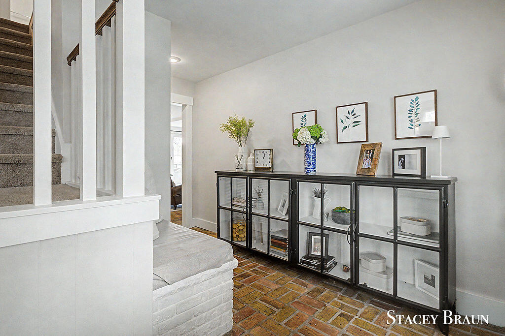 3045 Meadow Way Street, Grand Rapids, MI, 49546-5722