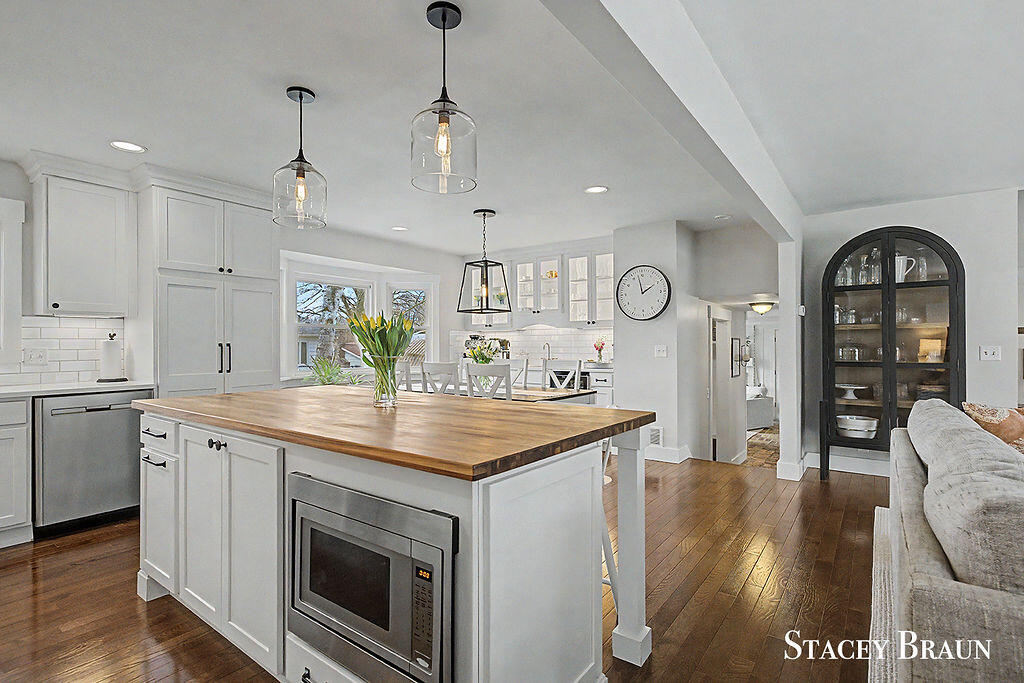 3045 Meadow Way Street, Grand Rapids, MI, 49546-5722