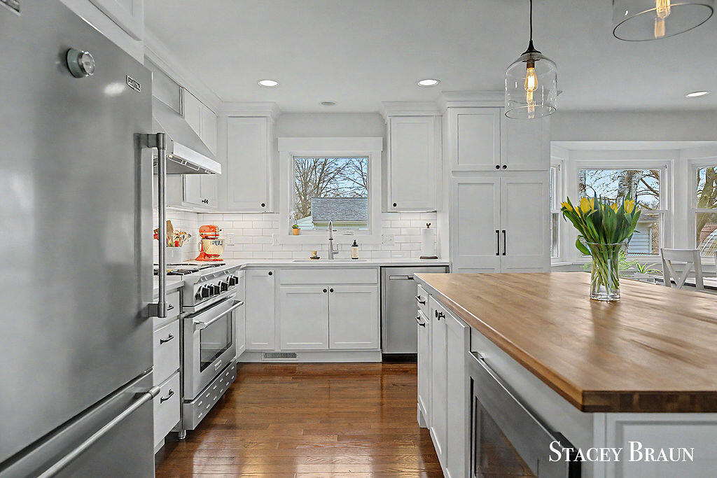 3045 Meadow Way Street, Grand Rapids, MI, 49546-5722