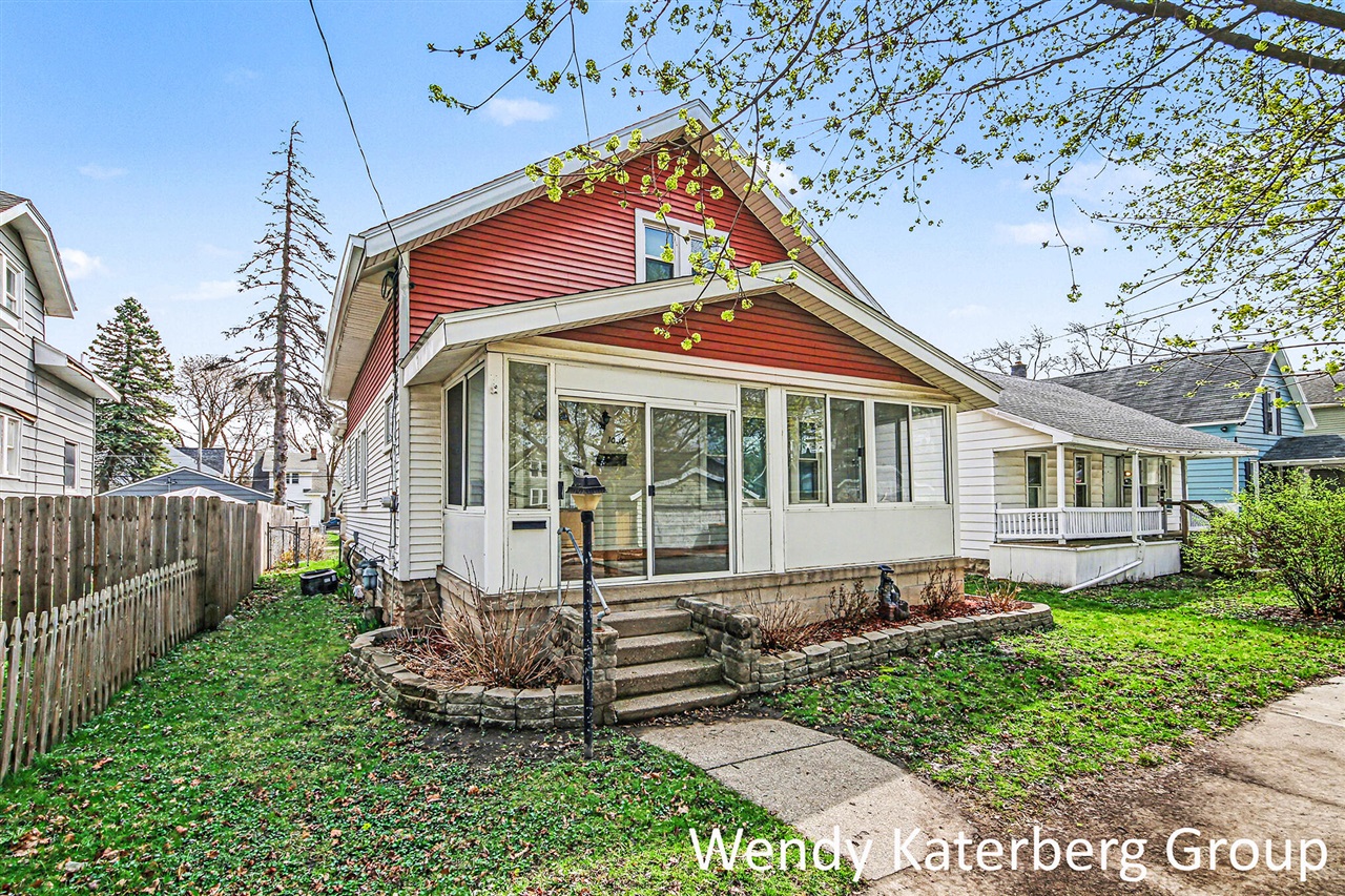 1030 Garfield Avenue, Grand Rapids, MI, 49504-4001