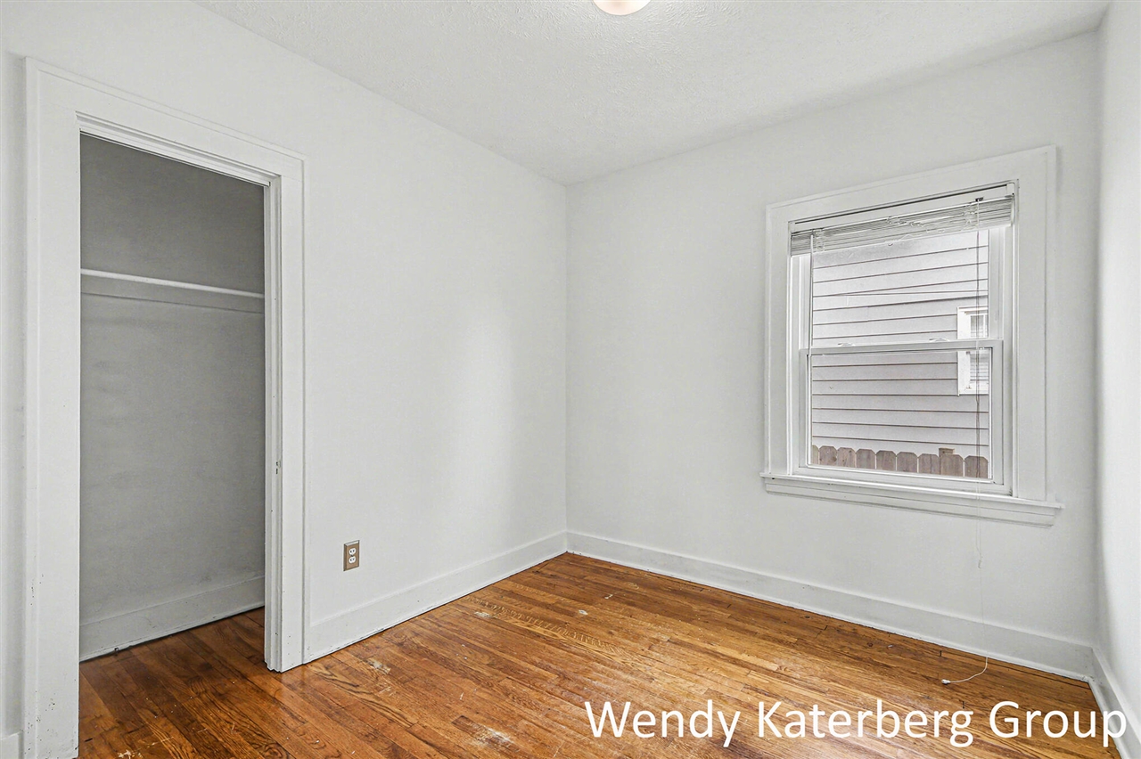 1030 Garfield Avenue, Grand Rapids, MI, 49504-4001